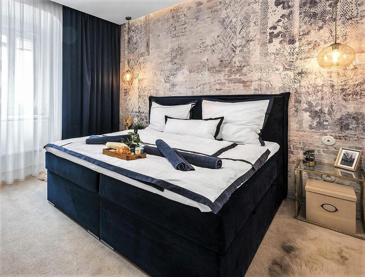New Design & High Standard Apt From 16Th Century In Old Town-Free Parking Братислава Экстерьер фото