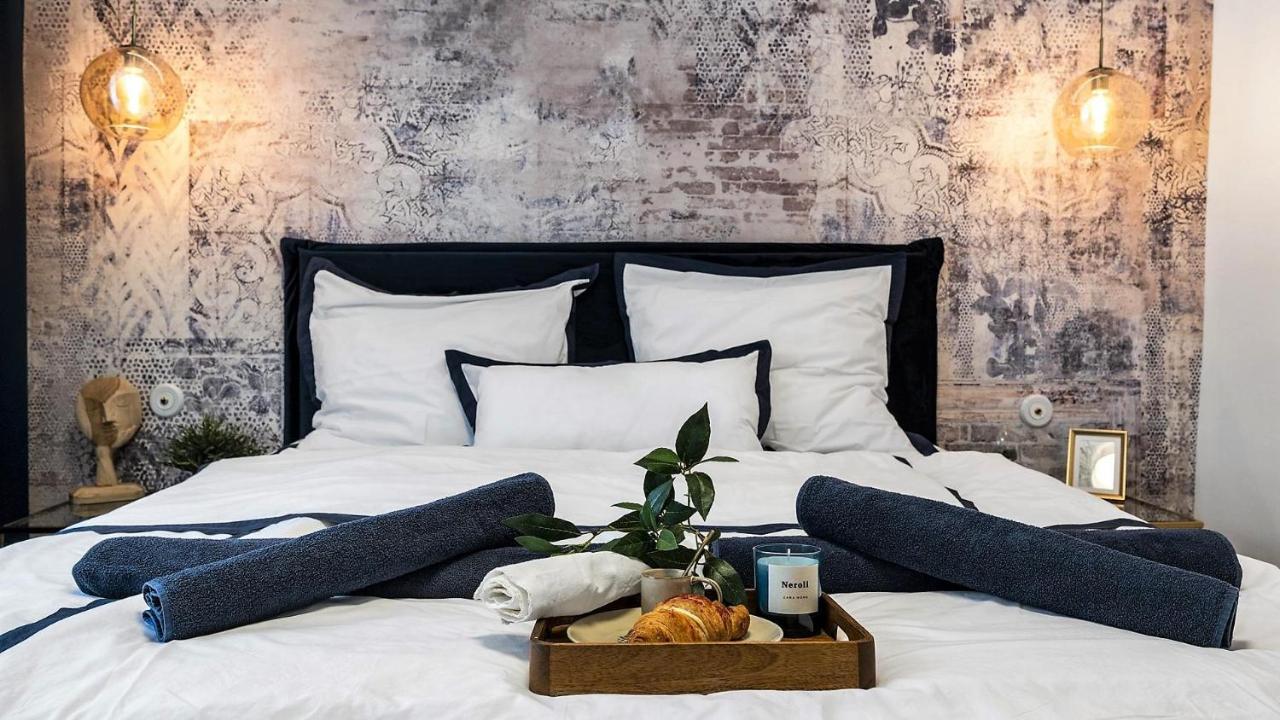 New Design & High Standard Apt From 16Th Century In Old Town-Free Parking Братислава Экстерьер фото