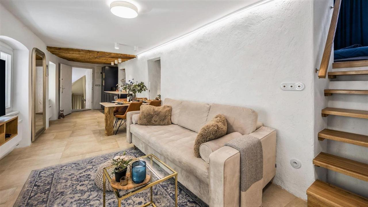 New Design & High Standard Apt From 16Th Century In Old Town-Free Parking Братислава Экстерьер фото