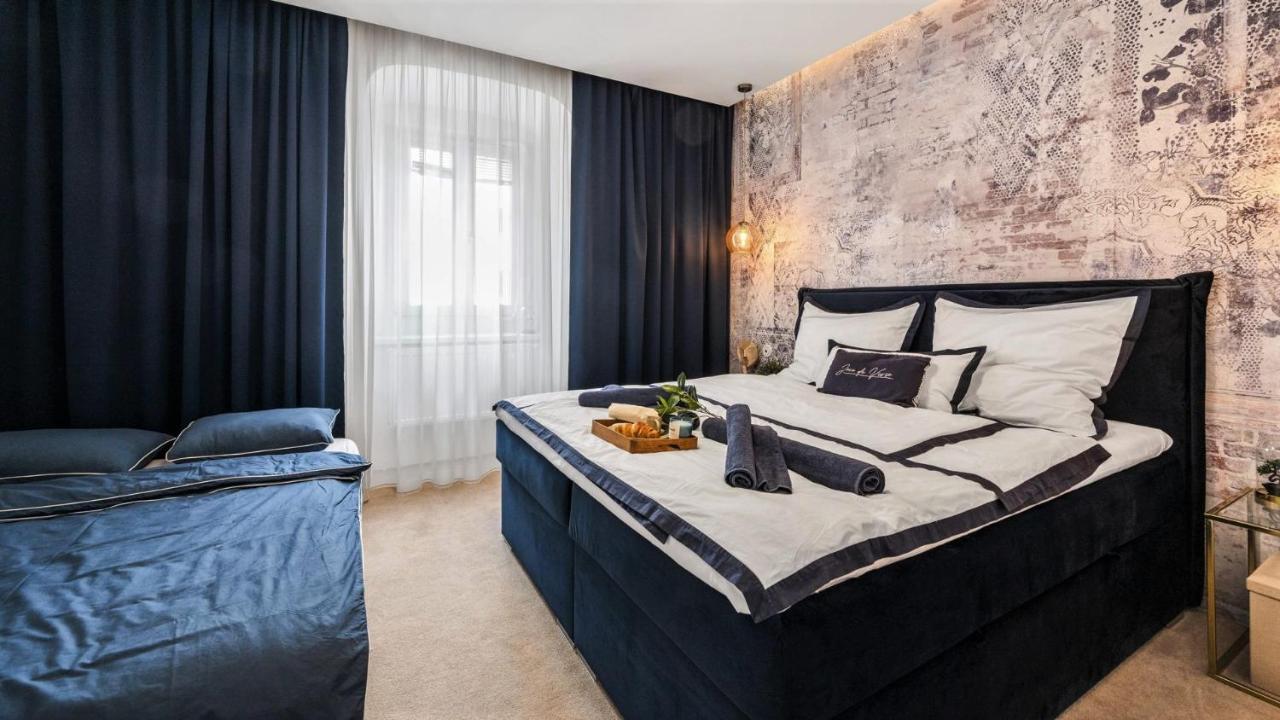 New Design & High Standard Apt From 16Th Century In Old Town-Free Parking Братислава Экстерьер фото