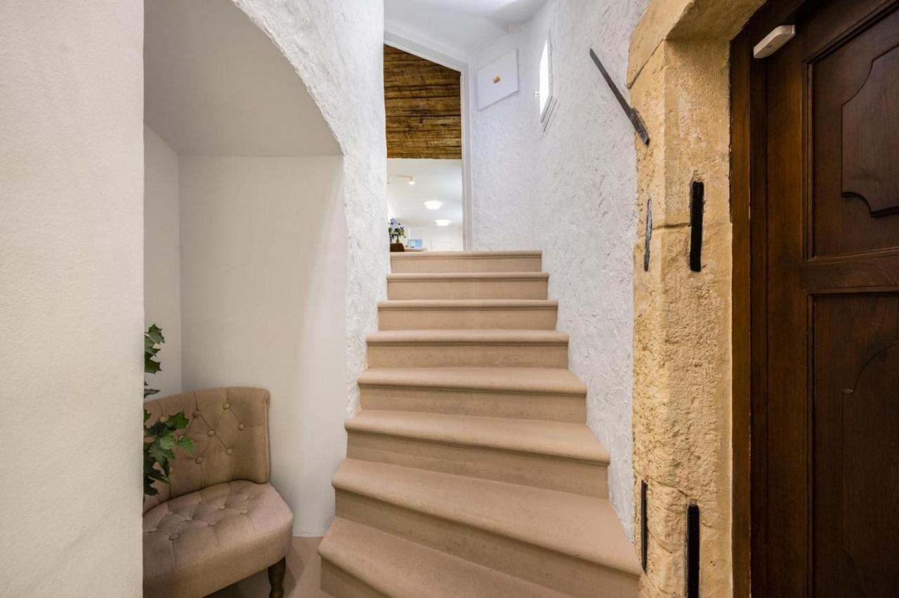 New Design & High Standard Apt From 16Th Century In Old Town-Free Parking Братислава Экстерьер фото