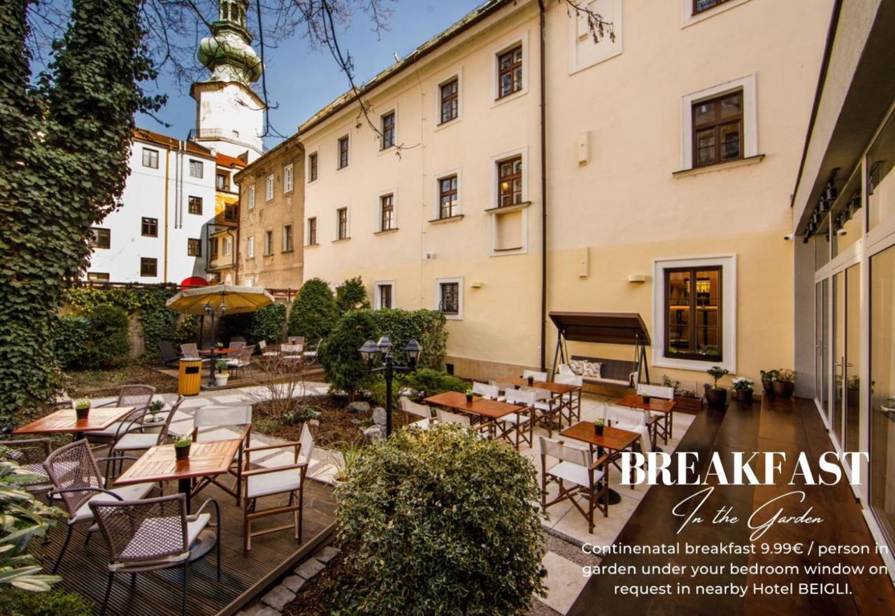 New Design & High Standard Apt From 16Th Century In Old Town-Free Parking Братислава Экстерьер фото